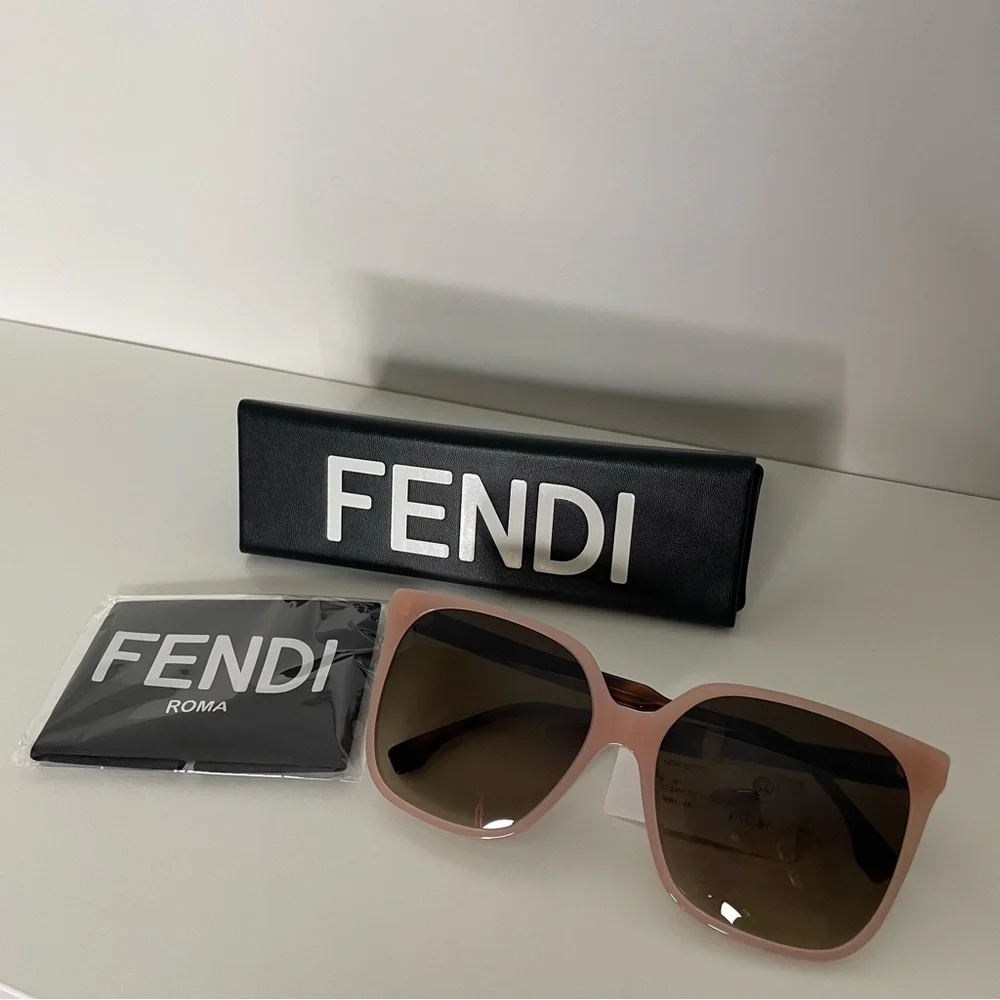 Fendi Sunglasses - Picture 7 of 8